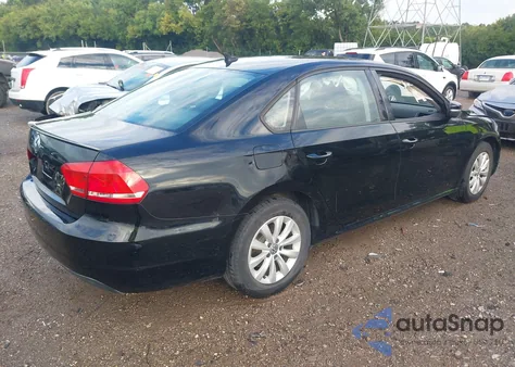 2014 Volkswagen Passat 2.5L Wolfsburg Edition z USA, uszkodzony, nr VIN 1VWAH7A39EC024413